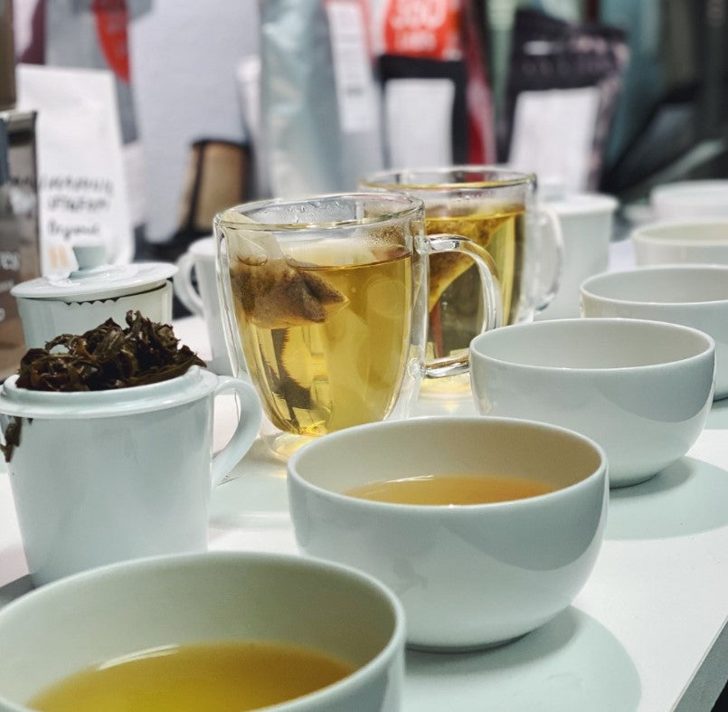 Two Leaves Tea - Box of 15 Tea Sachets: Organic Bai Mu Dan White Peony Tea-5